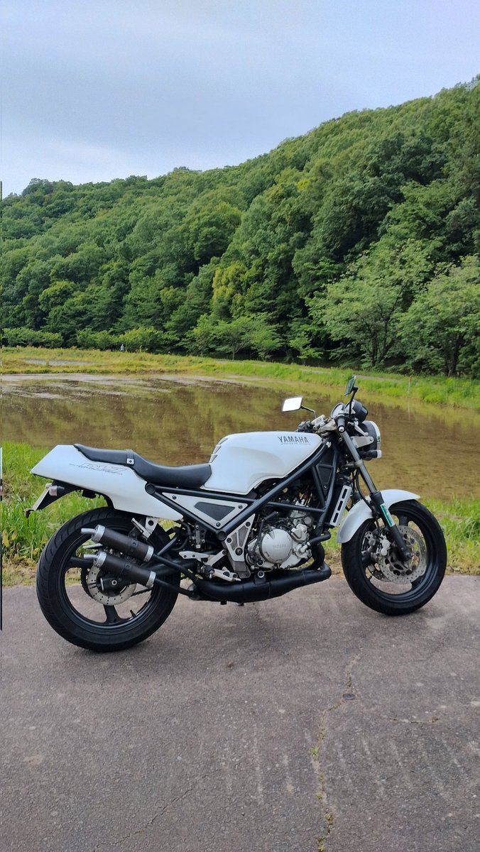 maxmic13's tweet image. え？昭和の日だったの？
しまった。平成の新しいバイクに乗っちまったい！
#R1-Z #YAMAHA2stroke #ヤマハ