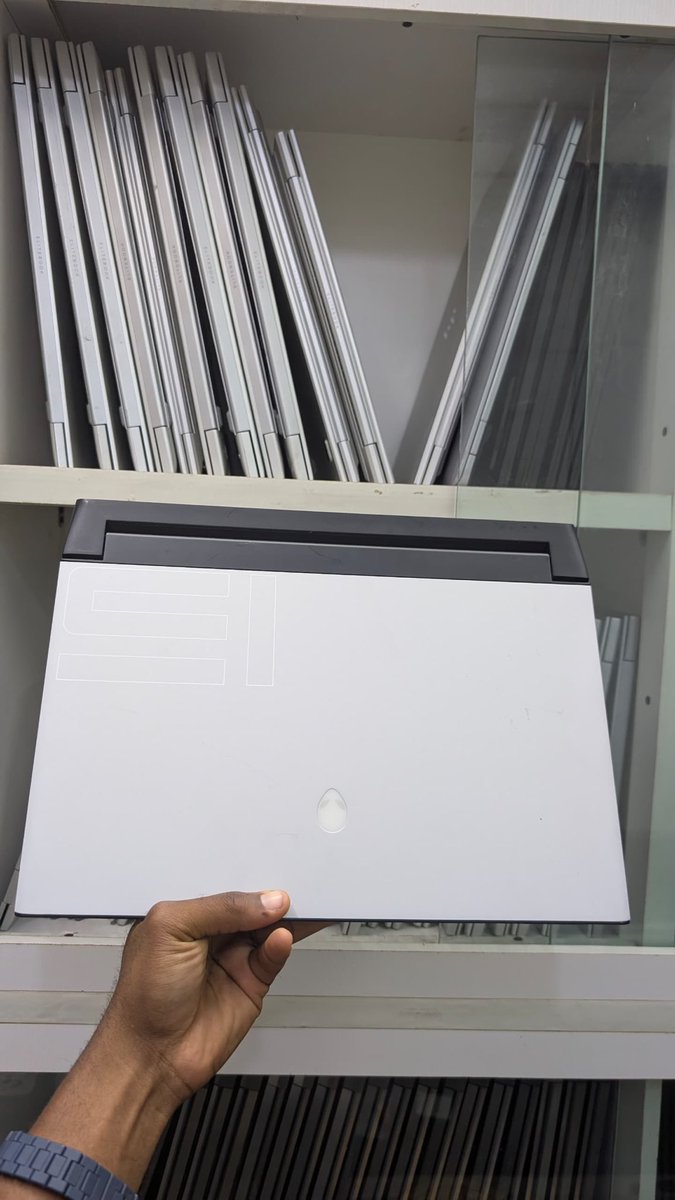 Michael_mickyt1's tweet photo. Dell Alienware M15 R3 || 10th Gen || Intel core i7 || 16GB RAM || 512GB SSD || 8GB Nvidia RTX 2070 Super || Windows 11 pro || US used 🇺🇸 || N1,450,000

Free delivery within lagos 🚀🚀 https://t.co/Wlz4n0pjp4