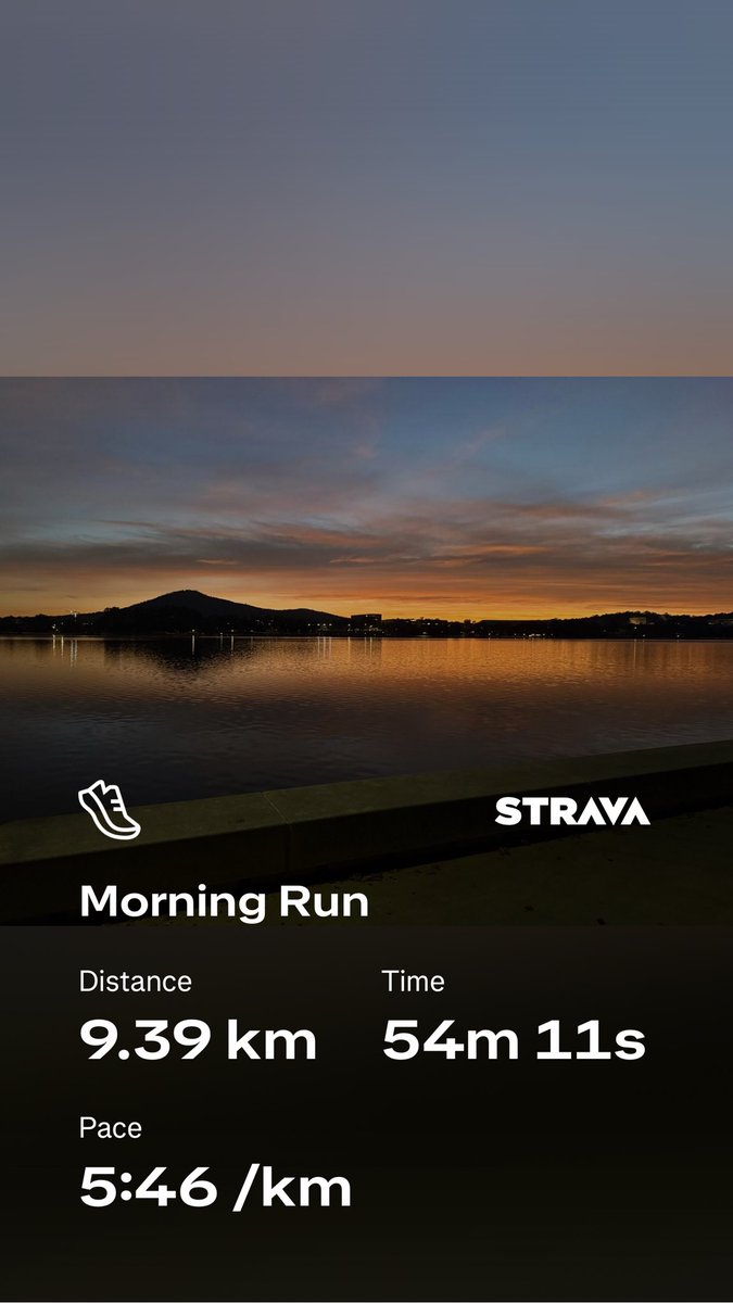 TrueC15's tweet photo. Sunrise running in Canberra. https://t.co/vqLtZZ0qUz