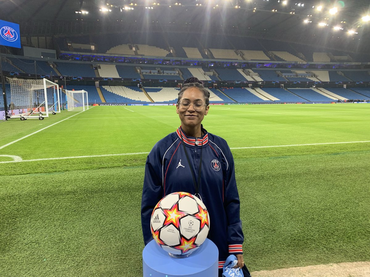 Demoiselle De Foot - UCL WINNER tweet media