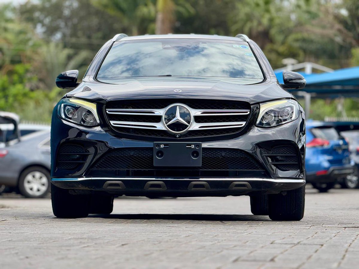 PatrickCarSoko's tweet image. Mercedes-Benz GLC220d WAGON  #NewArrival 🔥
(UP TO 90% CAR FINANCING &amp;amp; TRADE-INS ACCEPTED)
📞0722555330

Features ;
2.2L Diesel engine, Heads Up Display, Full leather interior, Autonomous driving package, Active blind spot, Active self parking, Active lane keep assist, Autonomous