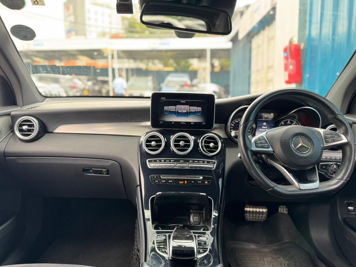PatrickCarSoko's tweet image. Mercedes-Benz GLC220d WAGON  #NewArrival 🔥
(UP TO 90% CAR FINANCING &amp;amp; TRADE-INS ACCEPTED)
📞0722555330

Features ;
2.2L Diesel engine, Heads Up Display, Full leather interior, Autonomous driving package, Active blind spot, Active self parking, Active lane keep assist, Autonomous