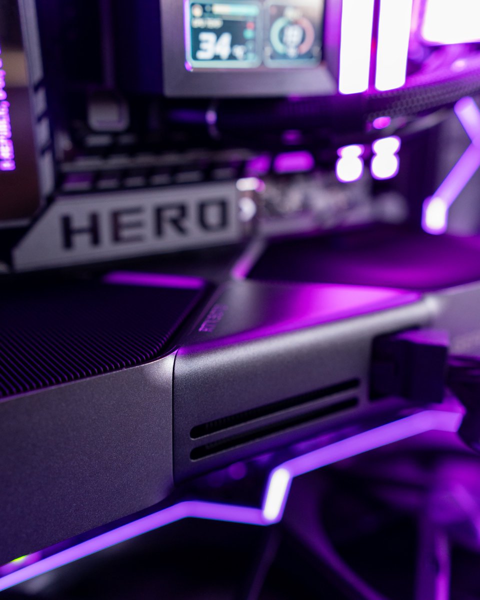 impossible_fix's tweet photo. Gaming build: Intel Core Ultra 7 265KF, NVIDIA GeForce RTX 5070 Founders Edition,  Kingston FURY Beast RGB 64 GB DDR5-6400 CL32, ASUS ROG Maximus Z890 Hero Wi-Fi 7, be quiet! Dark Power Pro 12 1500W, 80+ Titanium, Samsung 9100 Pro 2TB

#intel #nvidia #asus #lianli #gamingpc https://t.co/Lh50Nd5ZkU