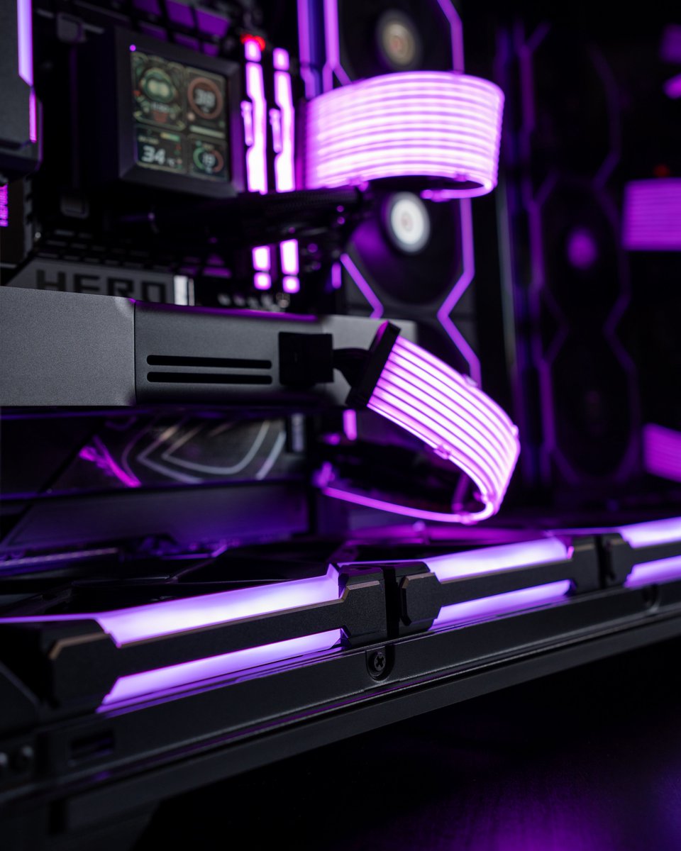 impossible_fix's tweet photo. Gaming build: Intel Core Ultra 7 265KF, NVIDIA GeForce RTX 5070 Founders Edition,  Kingston FURY Beast RGB 64 GB DDR5-6400 CL32, ASUS ROG Maximus Z890 Hero Wi-Fi 7, be quiet! Dark Power Pro 12 1500W, 80+ Titanium, Samsung 9100 Pro 2TB

#intel #nvidia #asus #lianli #gamingpc https://t.co/Lh50Nd5ZkU