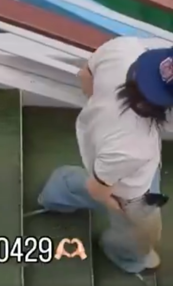 딸기 케이크 🌟Hyunjin Cartier Panther🌟 tweet media