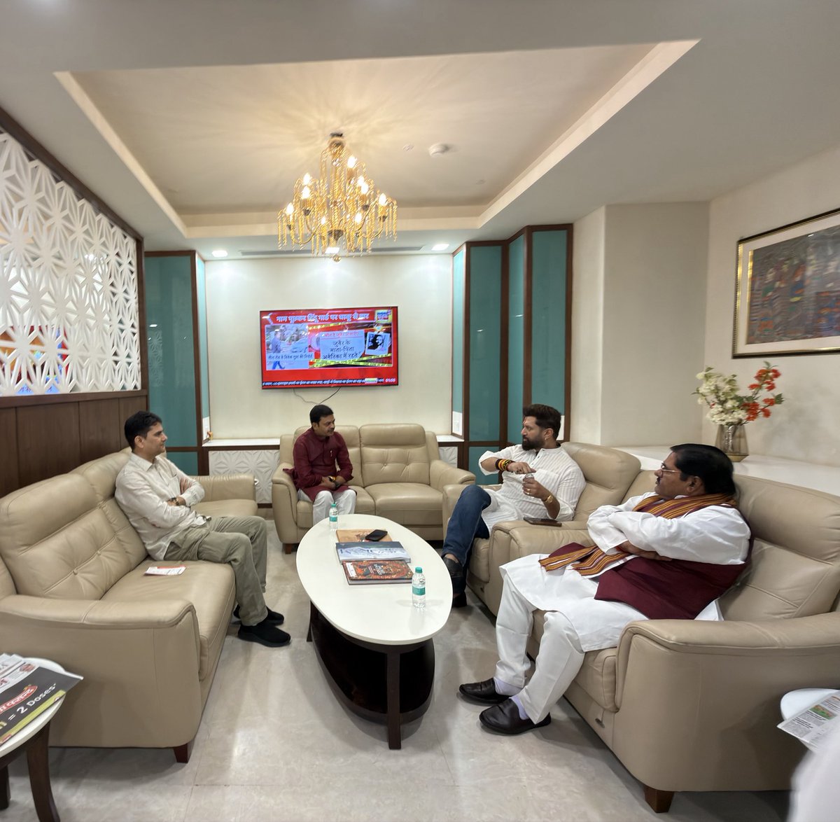 mAshutoshJha's tweet photo. Had an insightful discussion with Shri Chirag Paswan, Union Cabinet Minister, on his life goal of #BiharFirstBihariFirst. Shri Sanjay Singh and Shri Hari Sahni, both former cabinet ministers of Bihar, were also present in the meeting.
Chirag Ji's vision reflects a strong commitment towards prioritizing the interests, identity, and development of the people of Bihar, focusing on employment generation, improved infrastructure, and empowering the youth to build a self-reliant and progressive state.
🙏🙏🙏

@iChiragPaswan