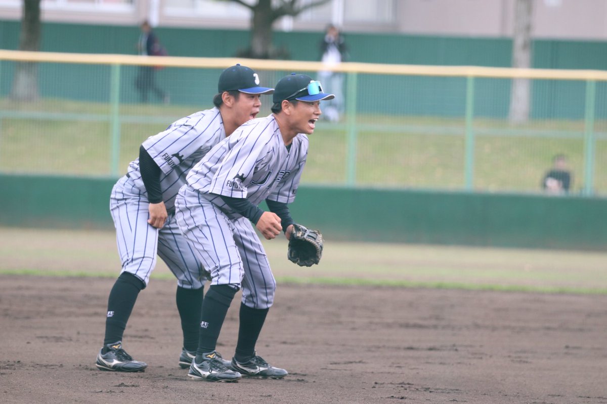 ともきた tweet media