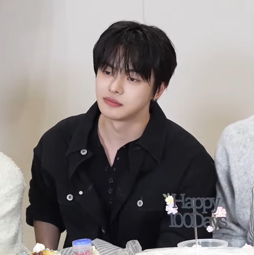 nawakala's tweet image. 랭원 what if  ── irio adalah ayam kampus tapi dari kalangan rakyat biasa yang berhasil memberikan rasa aman pada pangeran won, keduanya ada di kampus yang sama. namun belum sempat menapa, hubungan keduanya harus terpisah dengan realita fragmentasi kasta. 

#hampstead