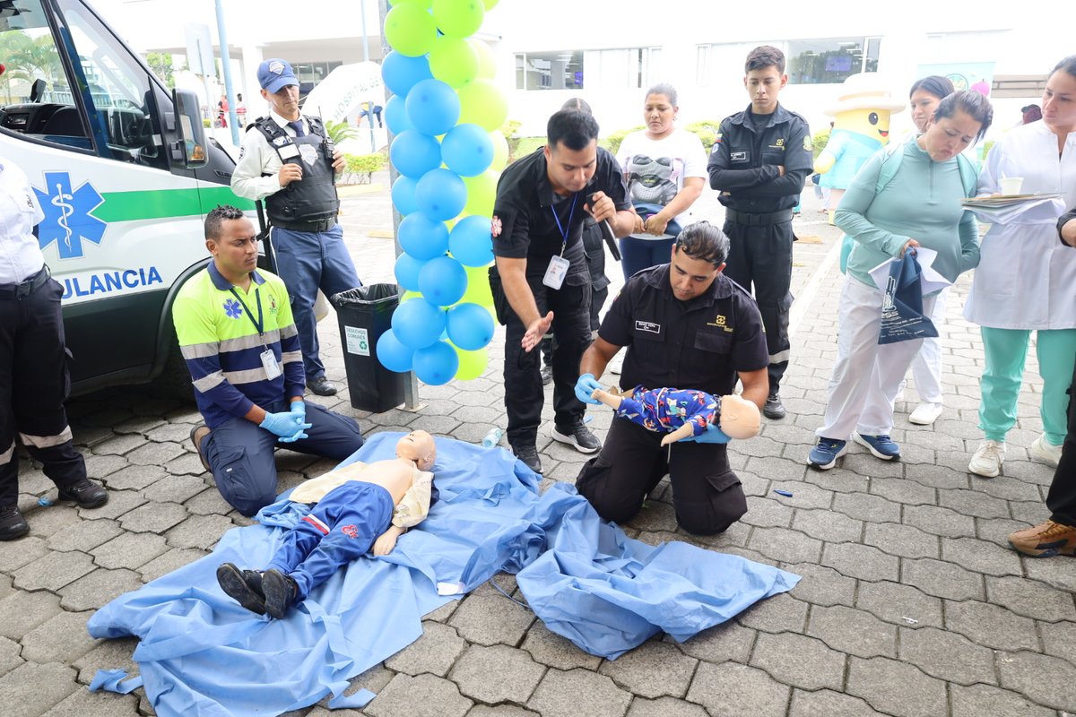 LosRiosIESS's tweet photo. El 🏥 Hospital General Quevedo conmemoró el Día Mundial de la Salud y Seguridad en el Trabajo con una casa abierta en la que se promovió la cultura de  prevención y entornos laborales seguros 👷🏻‍♂️ https://t.co/XKk4ONH4Tg
