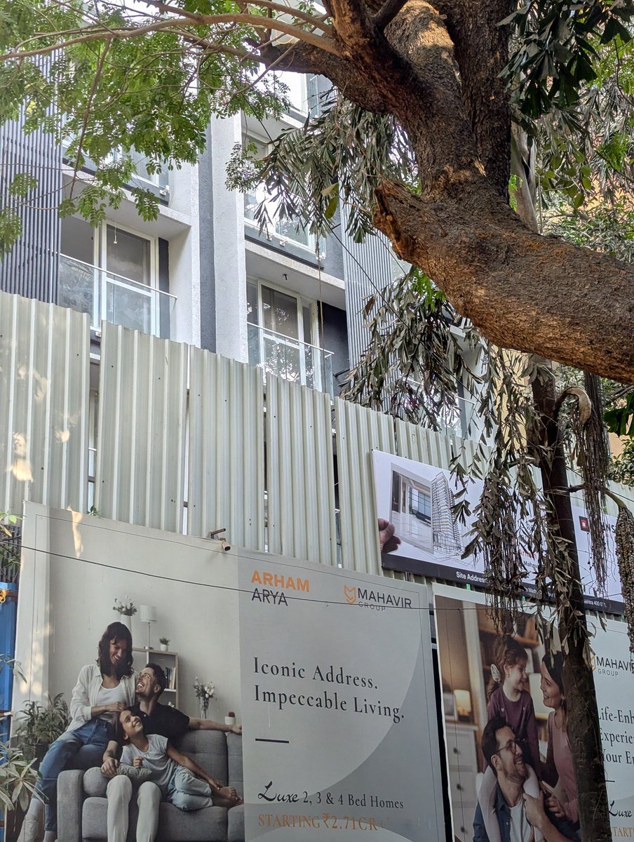 BeingSuketa's tweet image. Every inch of #Chembur has a new high rise coming up. London prices but the public spaces including station is so filthy but definitely some improvement since last time