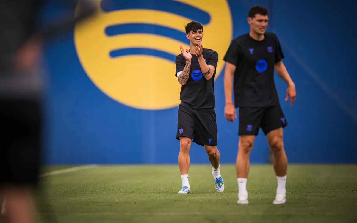 DIRECTO a las 17:00h con estos TEMAS:

💰 Más sobre el mercado de Verano y la NORMA 1:1
❌ RASHFORD no por 30M€ y sí a otra CESIÓN
📂 Las opciones de LEWANDOWSKI: cae un equipo
✅ Vuelven RAPHINHA, BERNAL y CHRISTENSEN

🟣 twitch.tv/apartidounico
🔴 youtube.com/watch?v=yeWmnj…