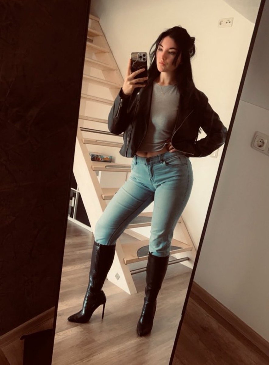 Goddess_layla tweet media