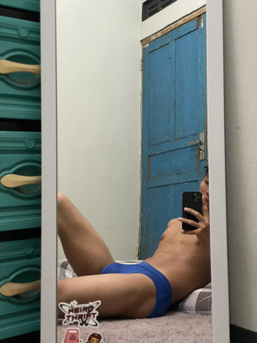 zhenn tweet media