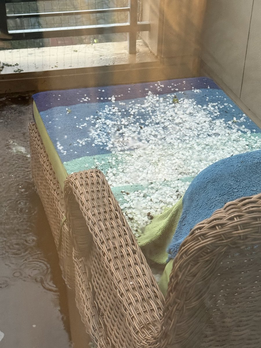 puneetiitm's tweet image. Hailstorm in Bangalore! Crazy scene at my room! Flooded balcony and a flooded room with so much hail on the sofa outside. 

#bangalore #hailstorm