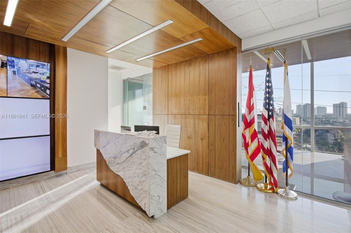 Linetherealtor's tweet photo. 🎉 SOLD! | 📍 20200 W Dixie Hwy #1005B #1006, Miami, FL 33180

Another Commercial Sale successfully closed!

https://t.co/xylpaCtIY5 https://t.co/3rbybWL8Uz