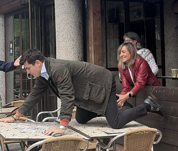 010110101010b's tweet photo. @vitoquiles Hay un poco de amor ahí 🤣😂🤣🤣 https://t.co/FcJF7AQ8Af
