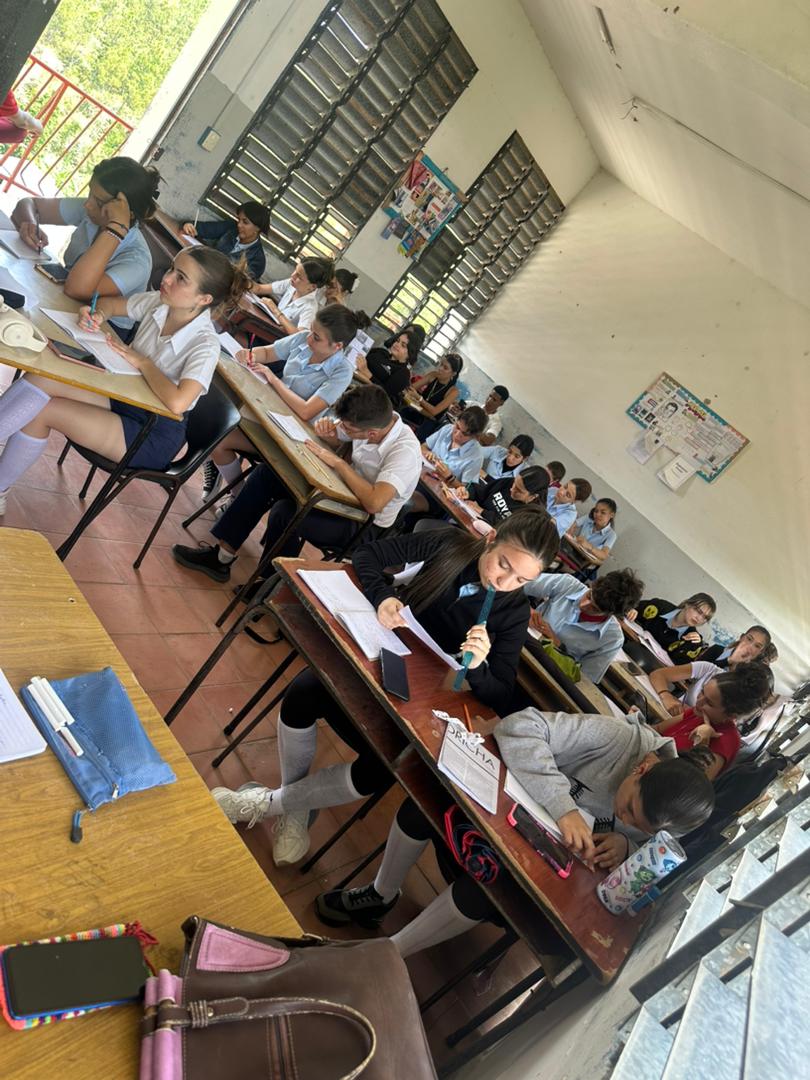 Cómo parte de la estrategia de aprendizaje del centro se desarrolló Atención a Diferencias Individuales en la asignatura de Literatura y Lenguas, en aras de preparar a los educandos con vista al exámen final. #CubaMined #CubaEduca #PinardelRío
