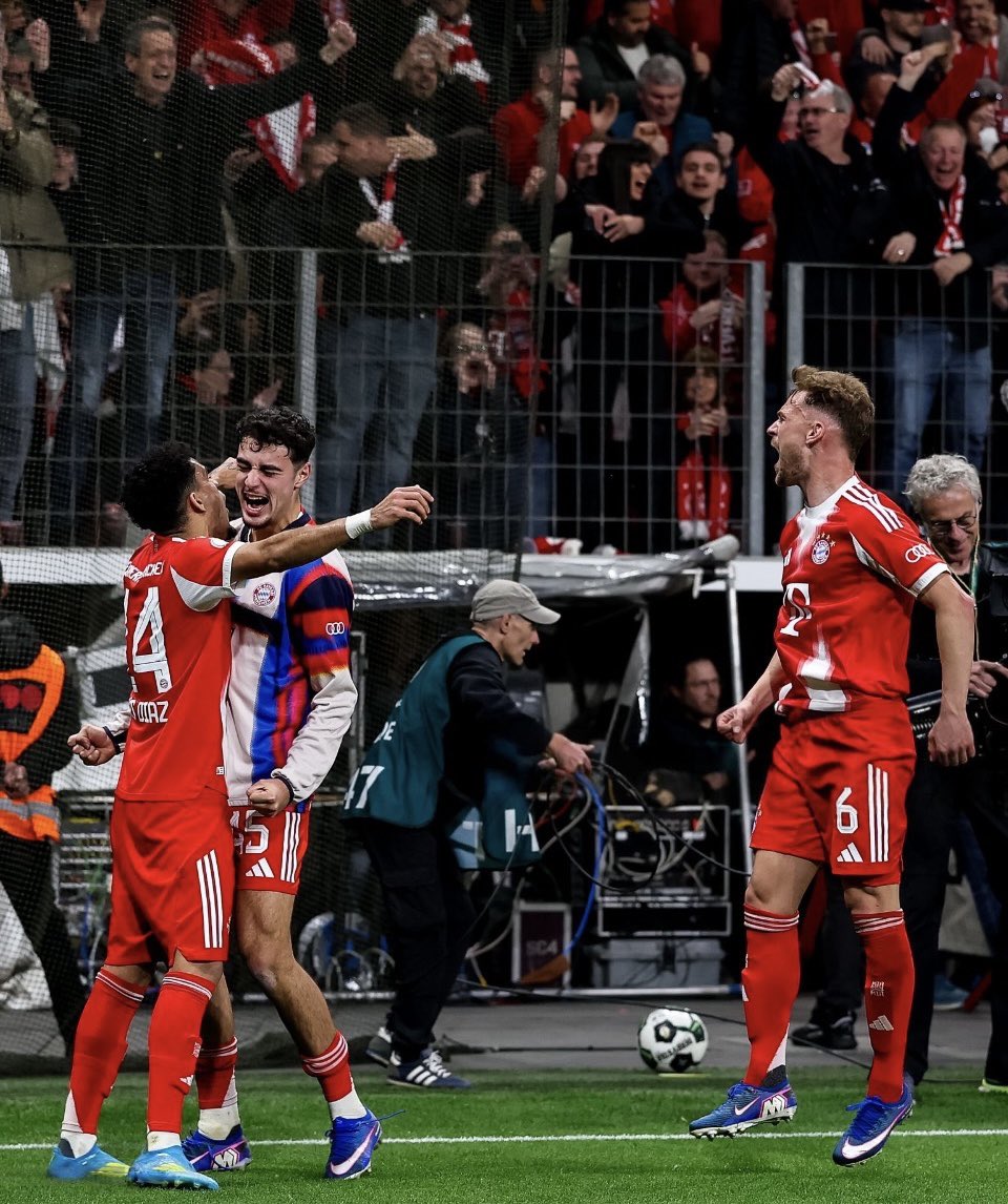 hugoderbayern's tweet photo. Vamos a remotar, vamos a ganar, VAMOS A LA FINAL DE CHAMPIONS LEAGUE! 🔥
Estoy seguro 🔴⚪️ https://t.co/l8Hn8jqggR