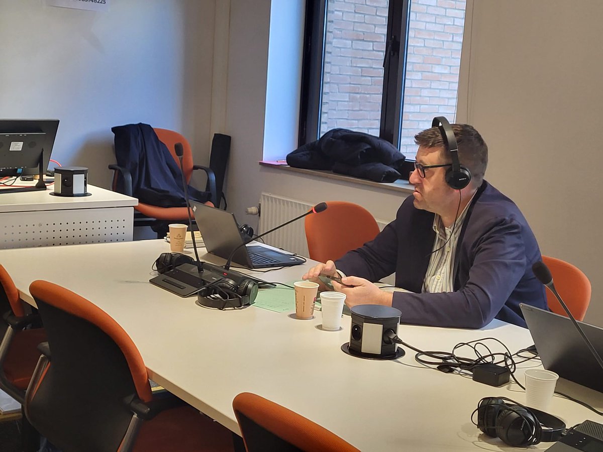 LCA_BXL's tweet photo. 🍷@RouxLudo11, VP du groupe de travail « vin » du @COPACOGECA est à #Bruxelles 

Situation du marché, #PAC, désalcoolisation &amp; perspectives de récolte sont à l'agenda🍇

Dans un contexte de crise profonde : échanges pour identifier les leviers pour répondre au besoin du secteur https://t.co/e5D4yEZGMk