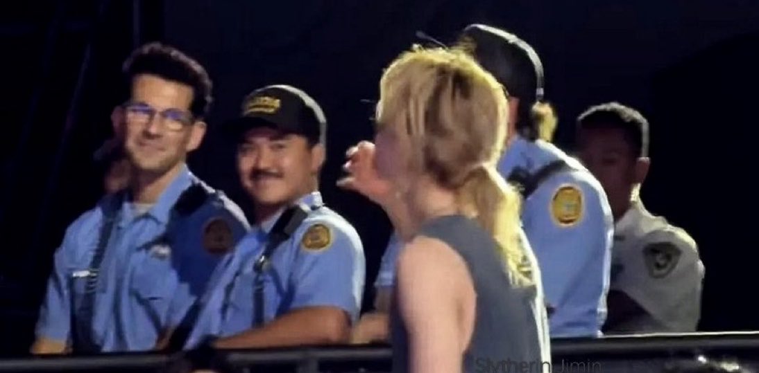 𝒿 ⋆ tweet media