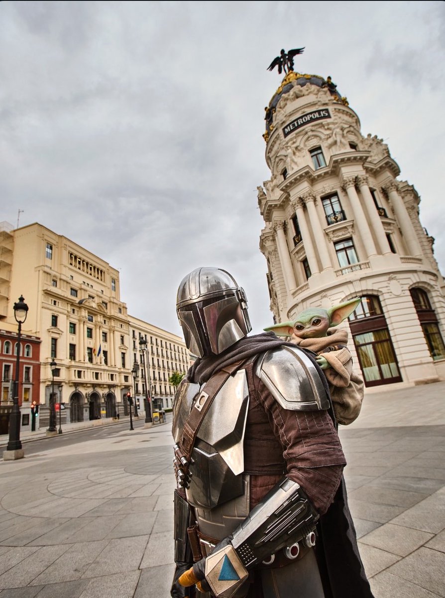 Mando3Updates's tweet image. 🚨‘The Mandalorian and Grogu’ have arrived to the next stop on their world tour with Mandrid🚨[1/2]

Stay tuned for coverage on the event 

#starwars #TheMandalorian  #ahsoka #grogu 
#dindjarin #fennec #bobafett #bokatan #TheMandalorianAndGrogu