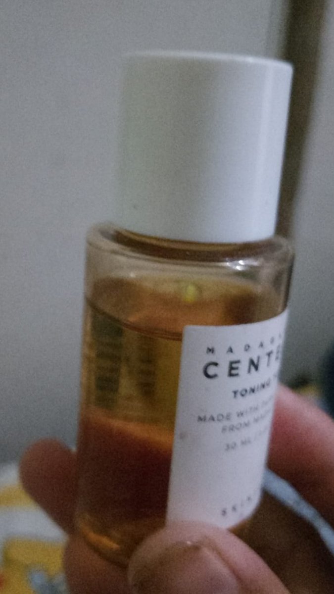 squarzlr's tweet photo. guyss mau jual centella travel, minus gaada box sm beberapakali pemakaian karna ga cocok di kulitku

angkut semua 130k https://t.co/OvBrRxYo0m