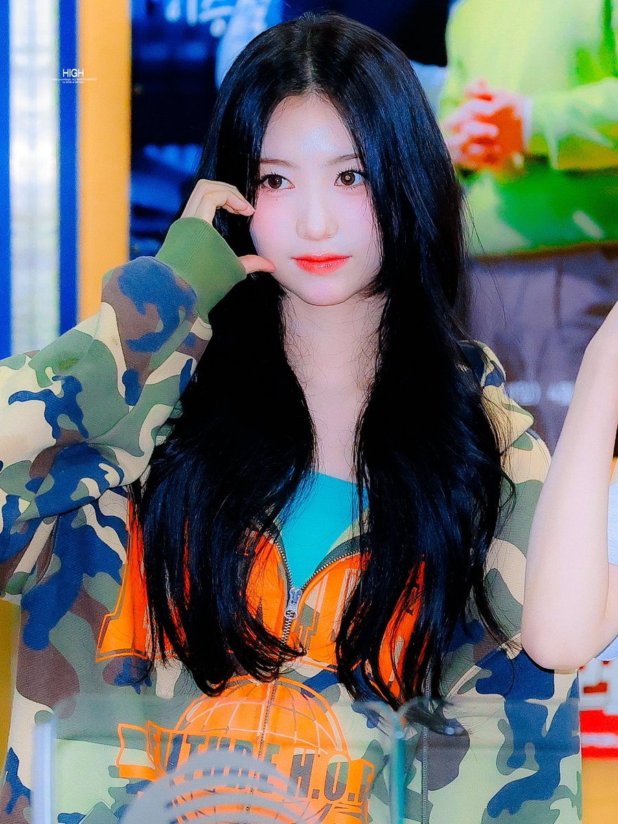 𝚑𝚒𝚐𝚑 tweet media