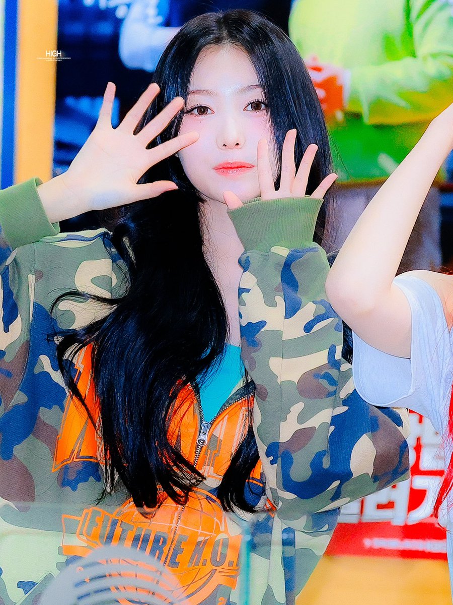 𝚑𝚒𝚐𝚑 tweet media