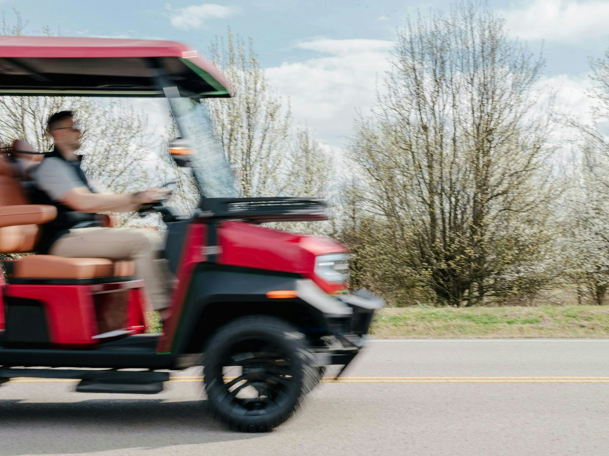 Lani_USA's tweet image. The ZROX by Lani. 25 mph never looked so striking or saved so much gasoline.

#ZROXbyLani #Luxury #FutureMobility