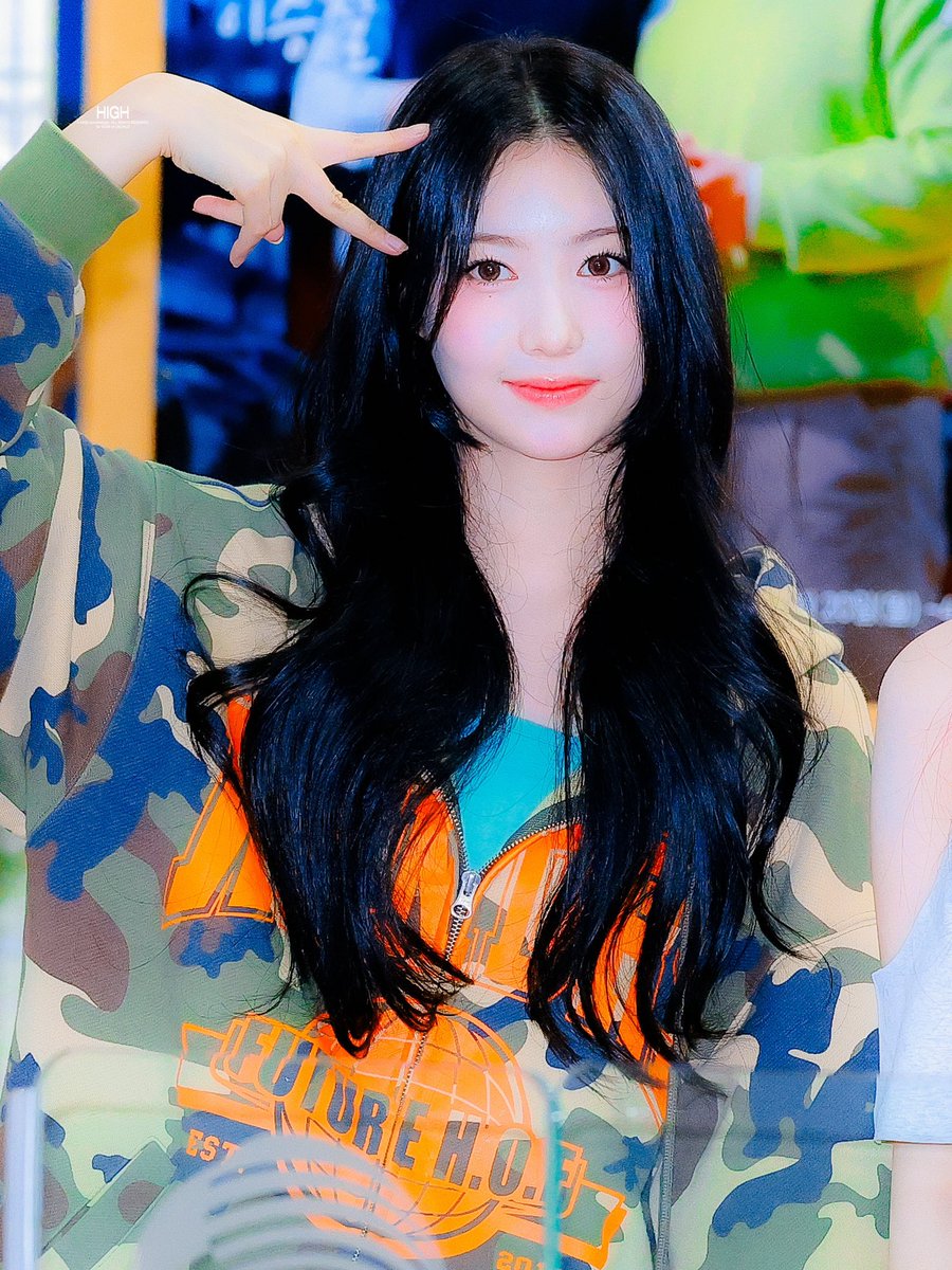 𝚑𝚒𝚐𝚑 tweet media