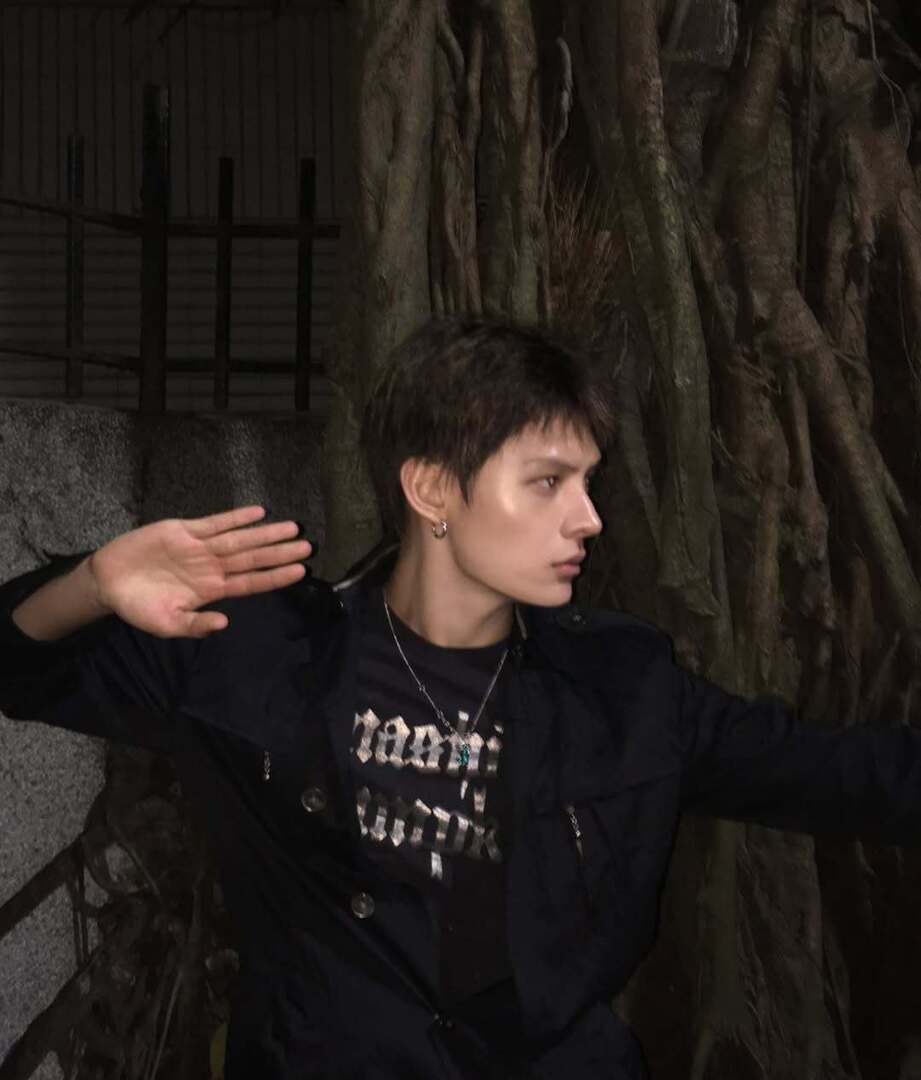 selfolssi ♤ tweet media