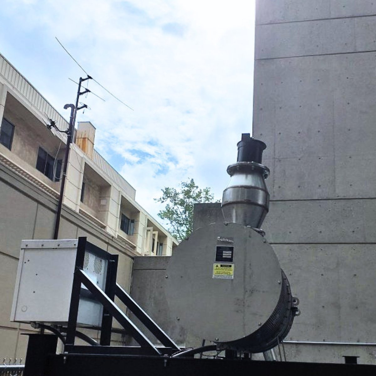 Rypos_inc's tweet photo. Another project powered up!🔋⚡
Our RH406‑L Active DPF is now delivering cleaner backup power for a 250 kW diesel generator system at a California university campus. https://t.co/2lcXxxqdC3