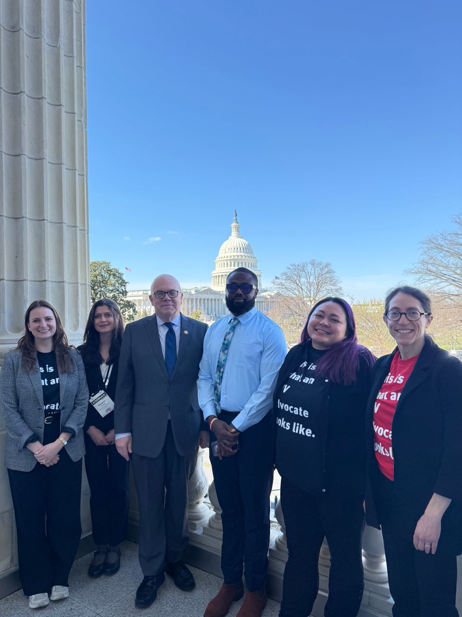 HarvardCHLPI's tweet photo. What does it mean to show up as an “outsider” in HIV advocacy—and do it responsibly?
A new student blog shares reflections from #AIDSWatch in DC, including HIV criminalization, Medicaid work requirements &amp; centering lived experience.
Read: https://t.co/azbo7YvaSz

#HIVAdvocacy https://t.co/QwxQBVbTmf