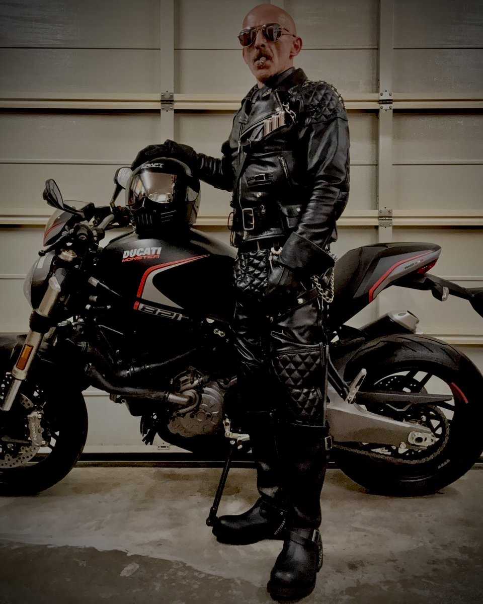 RbbrLthrSmBOSS's tweet photo. BOSS is on tour in Manchester this weekend.

Friday @ FullCoverMcr:
https://t.co/rw1Qsj2txv

Saturday @ManLeathermen 

Get out there and support these community events and the bars that host them. https://t.co/79ePnFnteJ