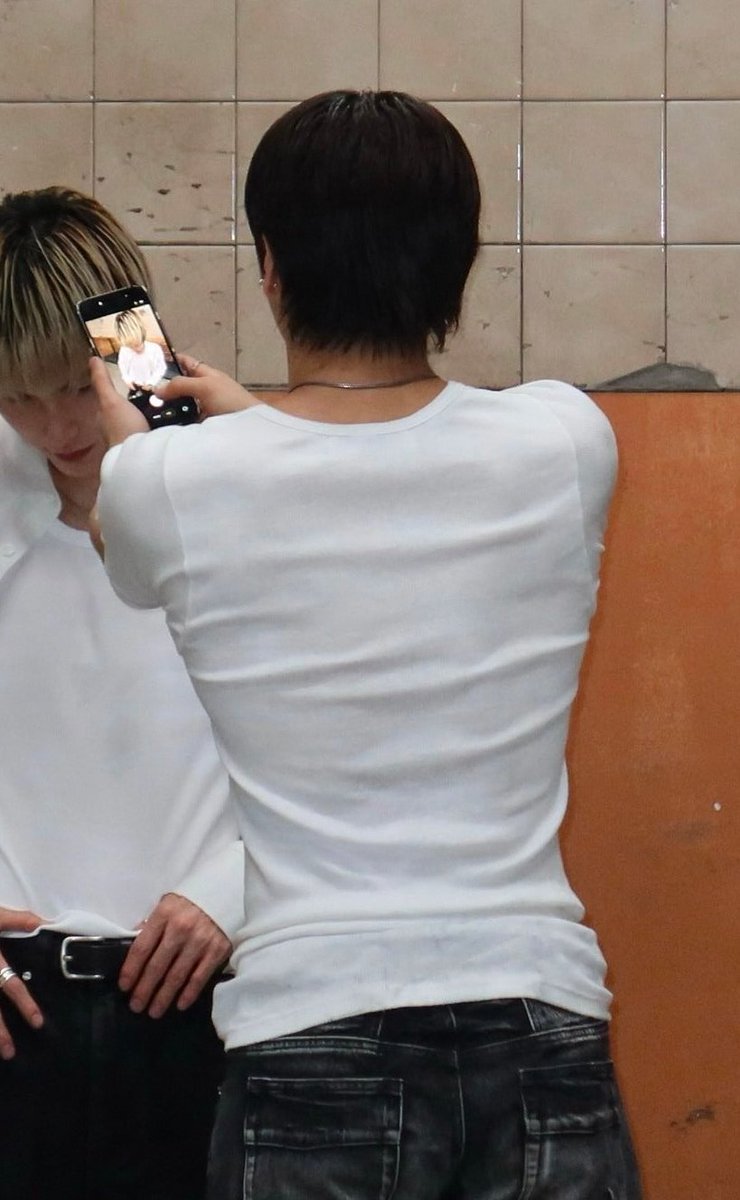 rr !! gl☆w tweet media