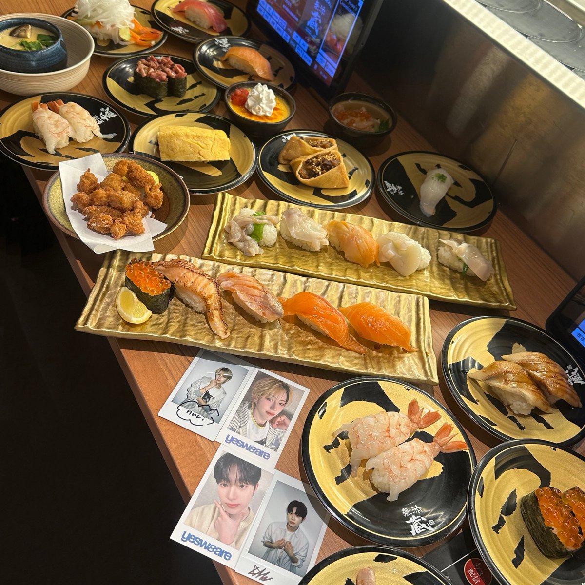 윤이♡ tweet media