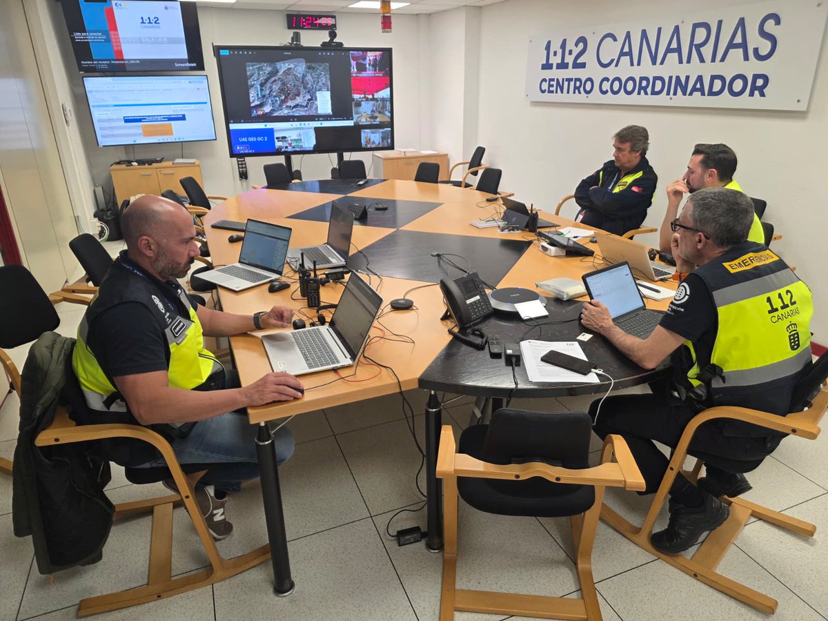 112 Canarias tweet media