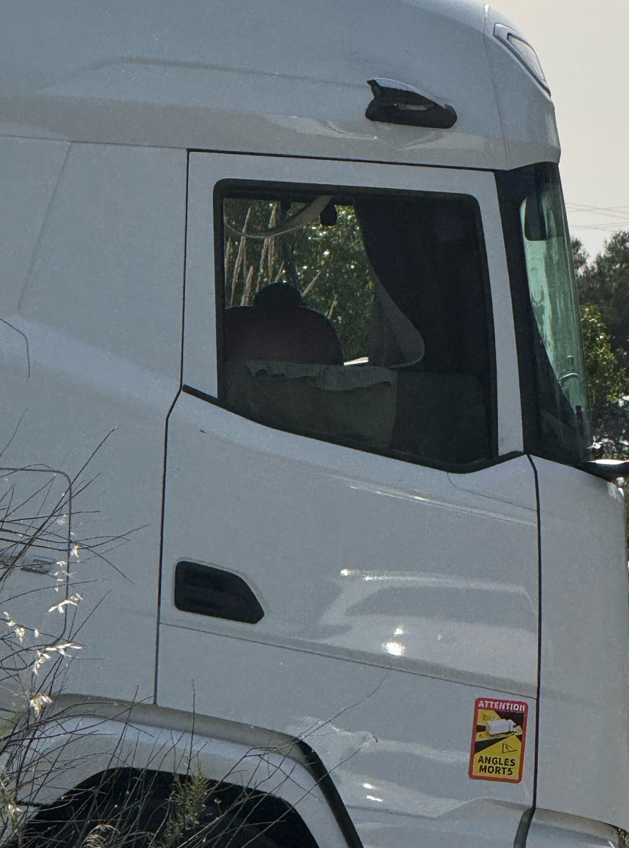 hhsrjj's tweet image. i saw this trucker #gay #truck