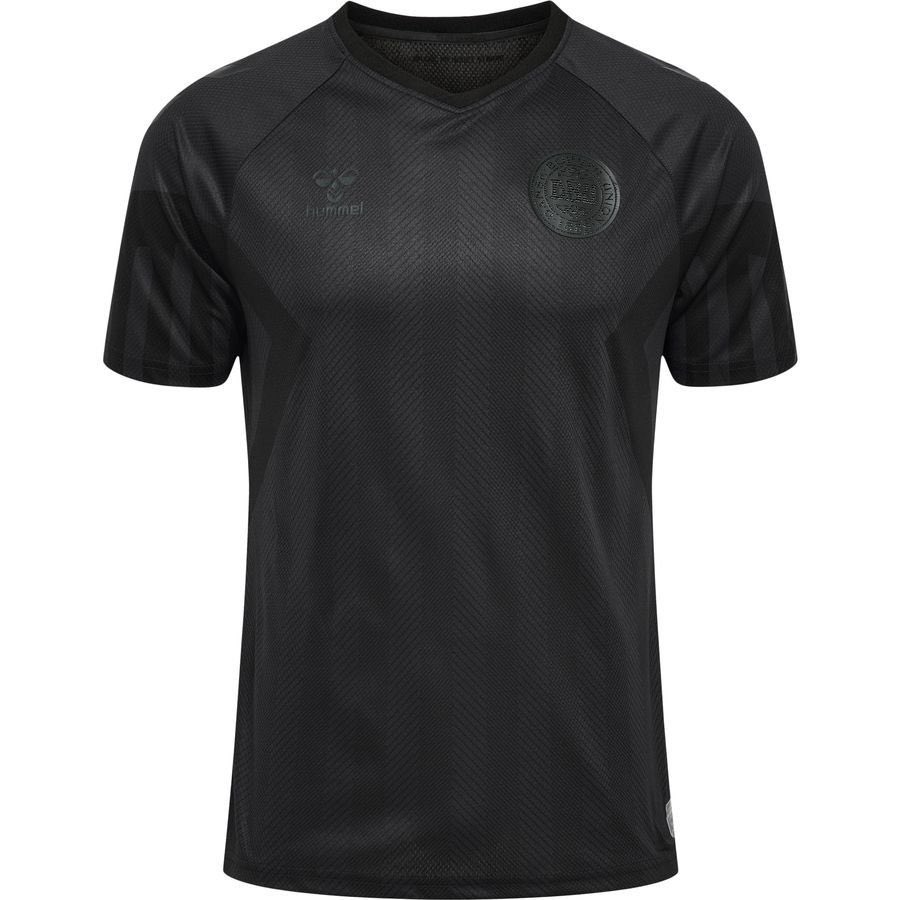 CasperM888's tweet photo. @ChatShirt @subsidesports A bit like Denmarks away shirt for the 2022 World Cup https://t.co/4agWwzfUGa