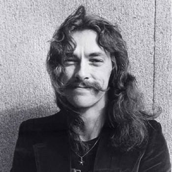 SteveIsBack2112's tweet image. In the fullness of time
“A garden to nurture and protect
It's a measure of a life
The treasure of a life
Is a measure of love and respect
The way you live, the gifts that you give
In the fullness of time
Is the only return that you expect”

#wednesdaywisdom #RushFamily #RockOn 🎈