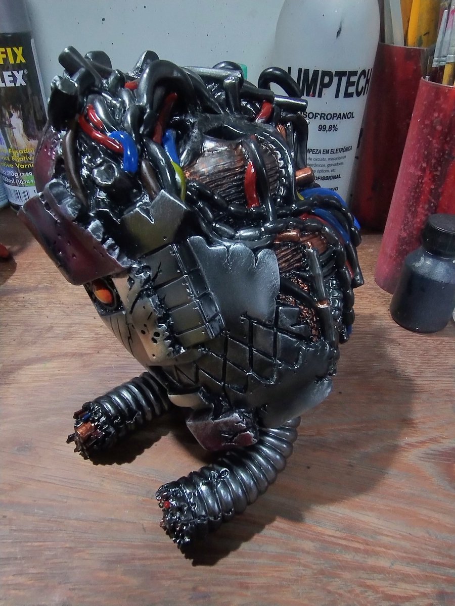 john_correa_toy's tweet image. Painting job! Damaged Sentinel robot head.
#xmen #sculpture #painting