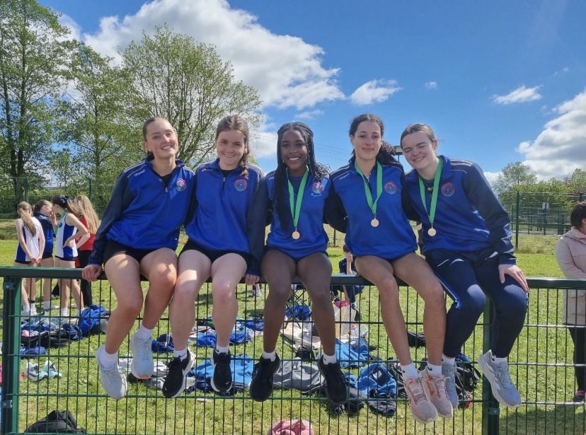 Pres_Carlow's tweet image. 🏅🥈Well done to all of our @Pres_Carlow students who represented the school on day one of the South Leinster Athletics competitions. Senior girls 4X100 relay team won gold and the Minor Girls 4X100 relay team won silver. Next step #Leinsters  @CeistTrust #LeinsterSchools #relay