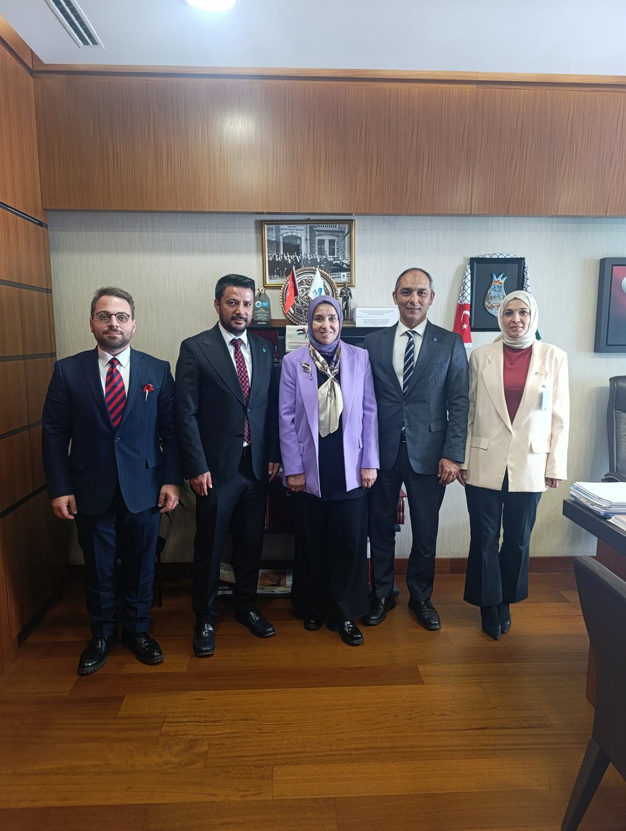 elifesendeva's tweet image. Yeni Yol Grup Toplantımızın ardından Gazi Meclis’te bizleri ziyaret eden DEVA İstanbul İl Başkanlığı’na nazik ziyaretleri ve güzel sohbetleri için teşekkür ediyorum. 🌱

@istanbuldadeva @A_HakanAgaoglu @sultanotlu @devapartisi #DEVA #DEVAİstanbul #istanbul #TBMM #gündem