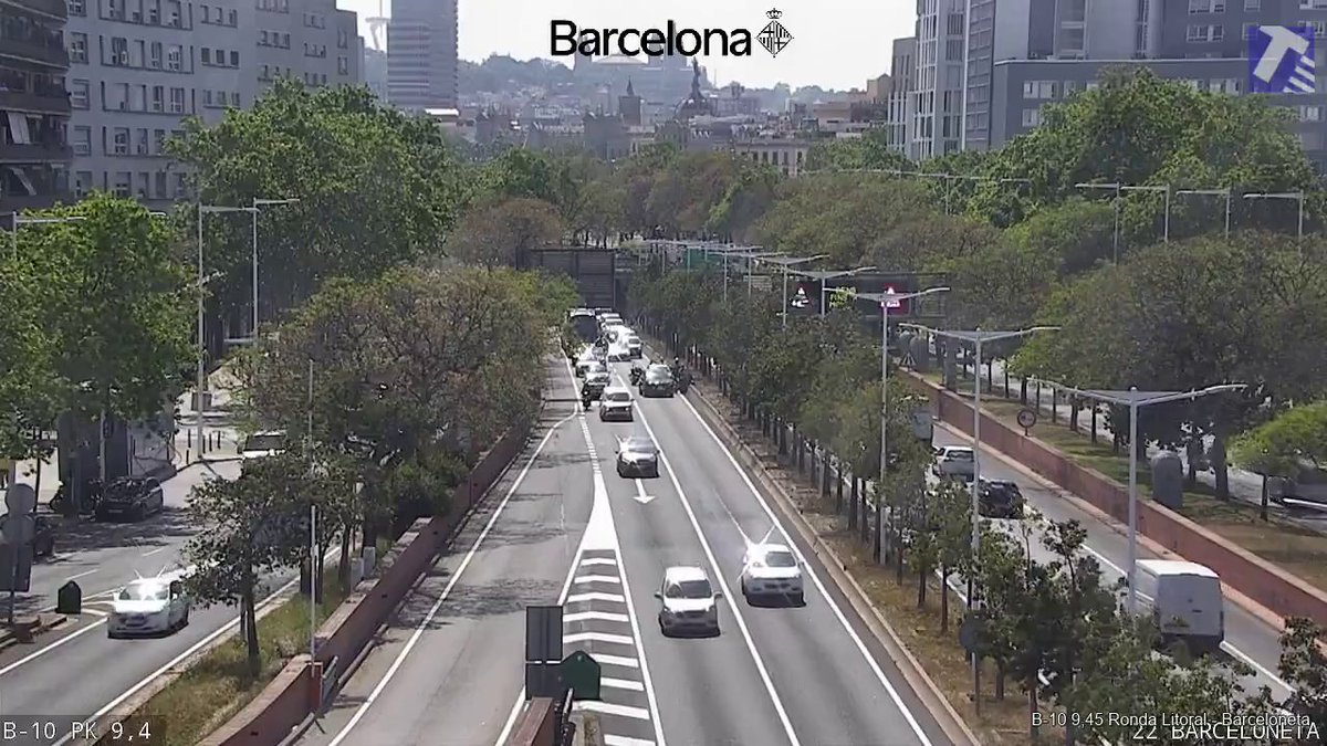 transit's tweet image. 🔴❌ A la ronda Litoral de Barcelona hi ha un carril tallat a la Barceloneta en sentit Besòs per un #accident. Retencions des de la Zona Franca. 

🔴 També hi ha cua a Bon Pastor en sentit Besòs i de Poblenou a la Barceloneta en sentit Llobregat.