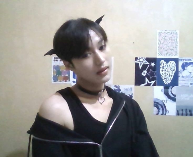 deify 💭 tweet media