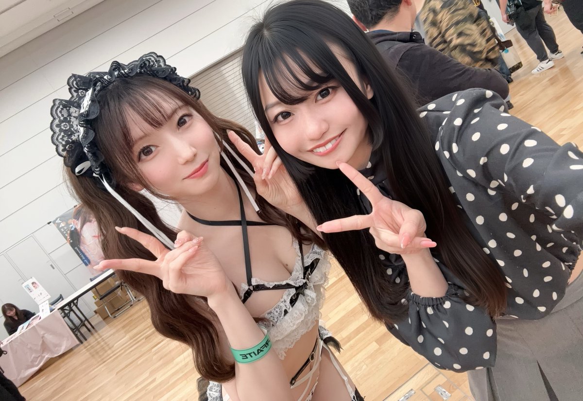 ちゃこ 4/29 全艦東へ！ E13/14売り子 tweet media