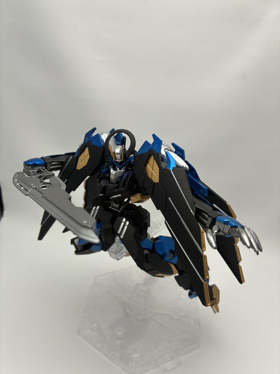 RedsuiSei2007's tweet photo. #ガンプラ仮想バ���ル参加
ガンダムフォルネウス
コメント：硬くてビーム効かなくて高機動で近接戦挑んでくるやつがいたら怖くね…？

【戦術】
序盤：両手の斧と大剣で連続攻撃
中盤：両手の武器を組み合わせたバスターソードで攻撃
終盤：リアクターのエネルギーを両手に集中させ、相手を攻撃 https://t.co/3pGFAC5Gvm
