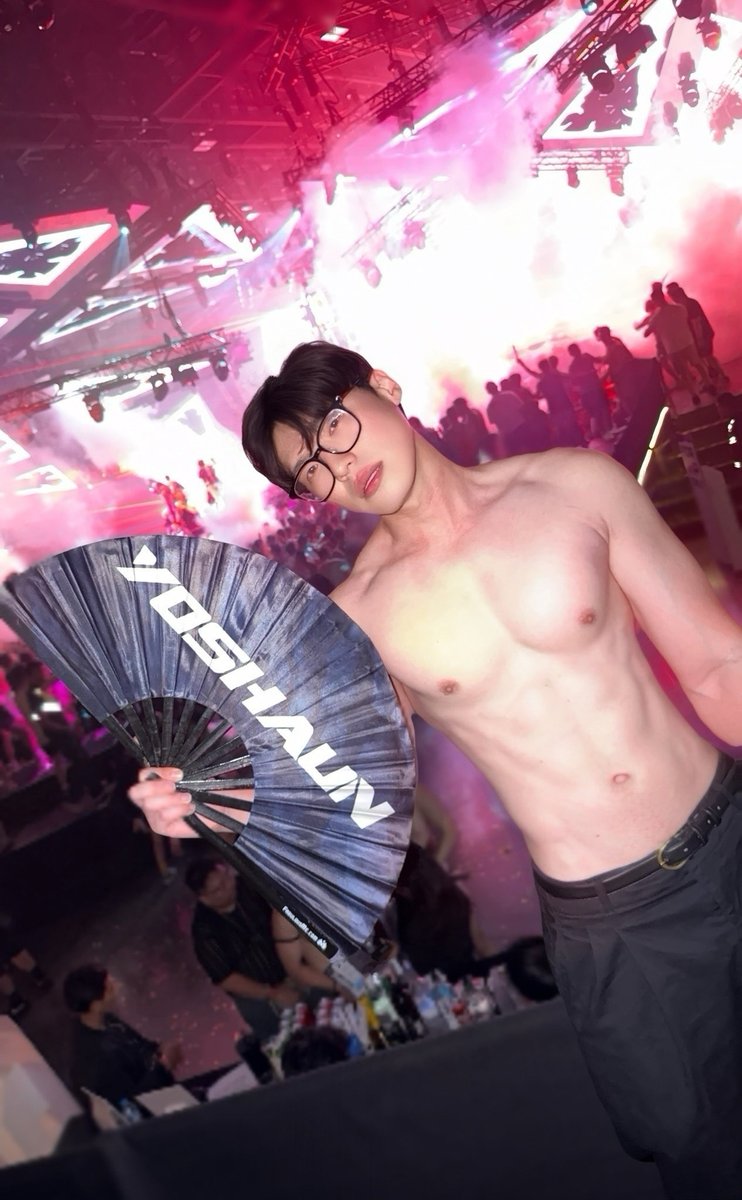 yoshaunn's tweet photo. merch?! very glad to finally bring these customised fans to life 🪭 come up to me at the parties I am spinning at and I will pass you one! let’s 🪭🪭 together, see you this friday for techno 🕶️ https://t.co/VXfBiLqnAM