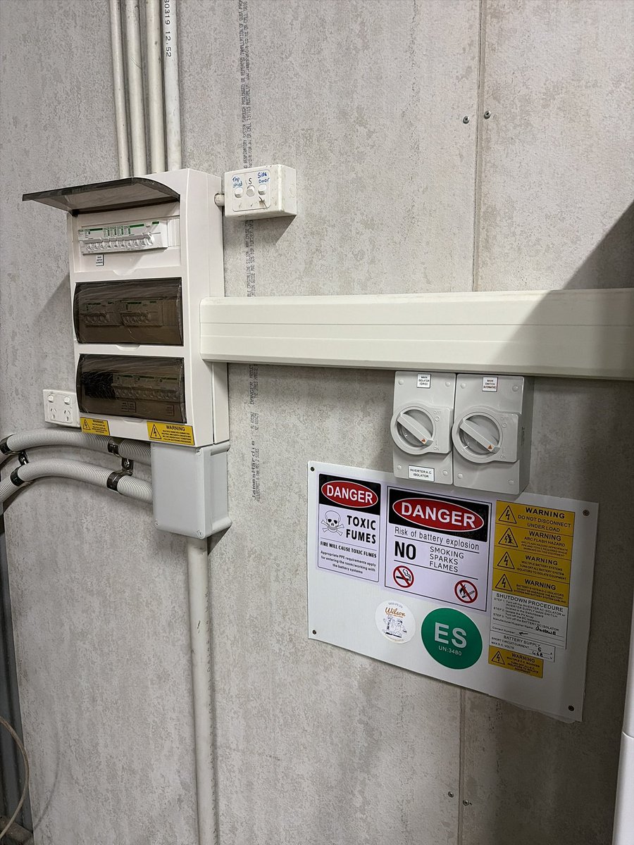 WilsonEnergyWA's tweet photo. Saving the best til last before the rebates reduce. A mighty 19.95kW PV system with 40kWh of Goodwe battery down in Karragullen. Along with upgrades to both switchboards on site. https://t.co/LBshbE2wbJ
