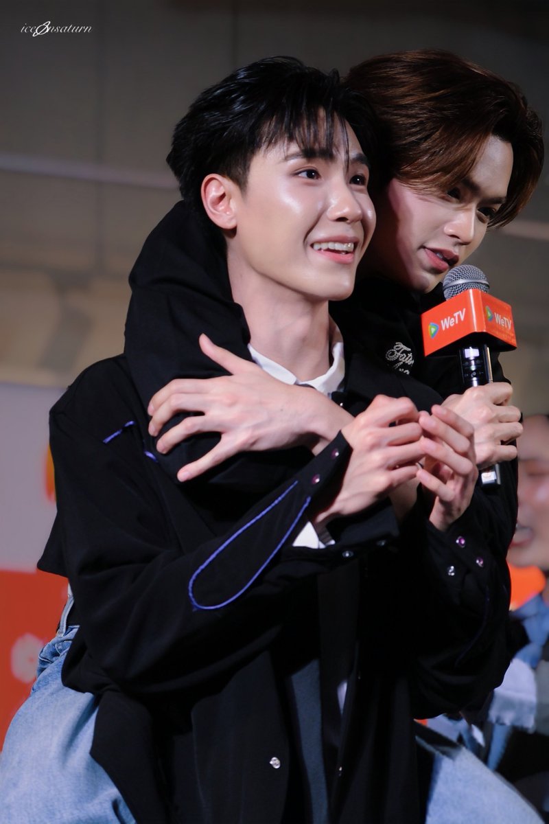 ice_on_saturn tweet media